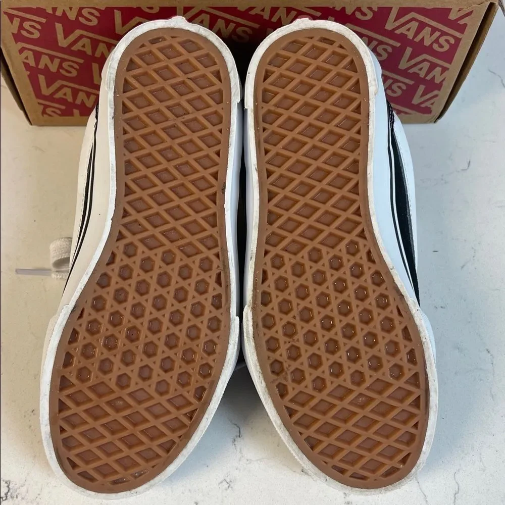 Vans Knu Skool Black and White Sneakers Kids - Youth Size 3